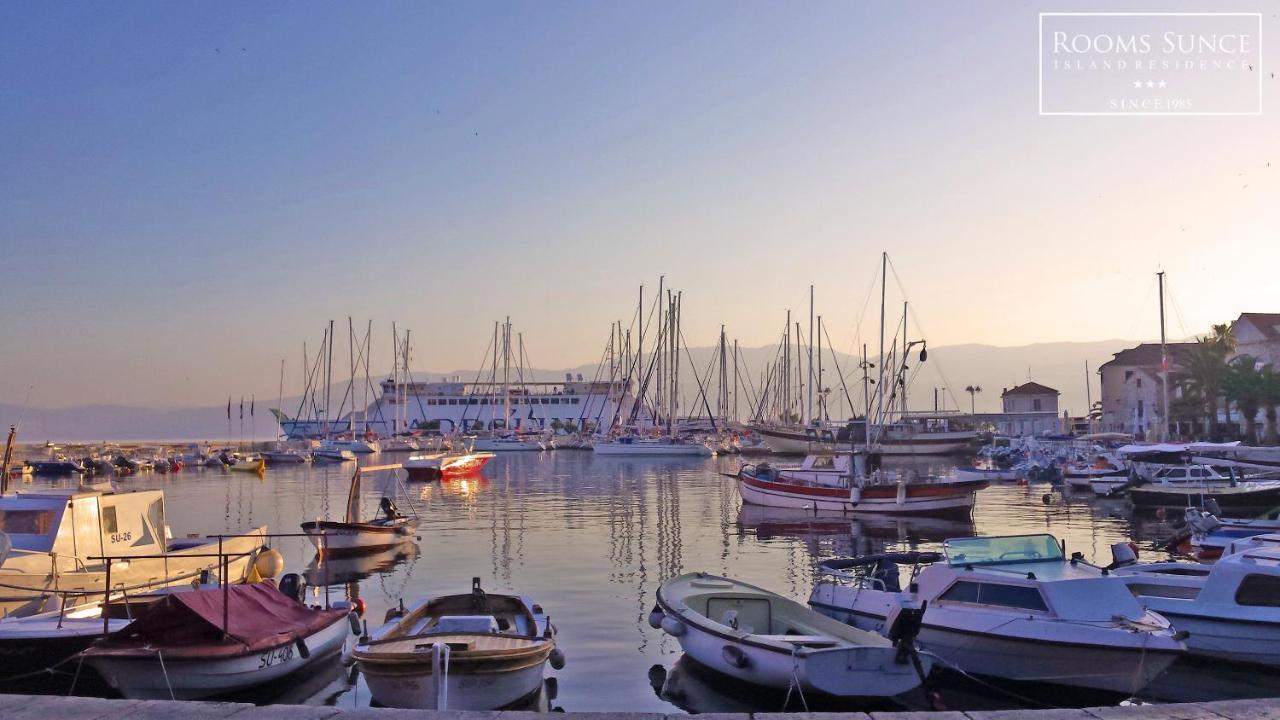 Apartments Residence Sunce Supetar - Cozy Base To Stay And Explore Island Brac Free Parking 外观 照片