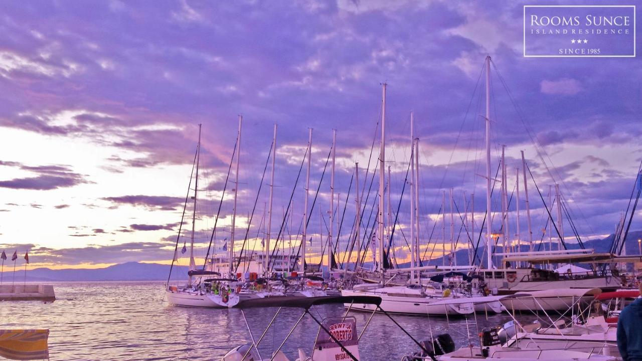 Apartments Residence Sunce Supetar - Cozy Base To Stay And Explore Island Brac Free Parking 外观 照片